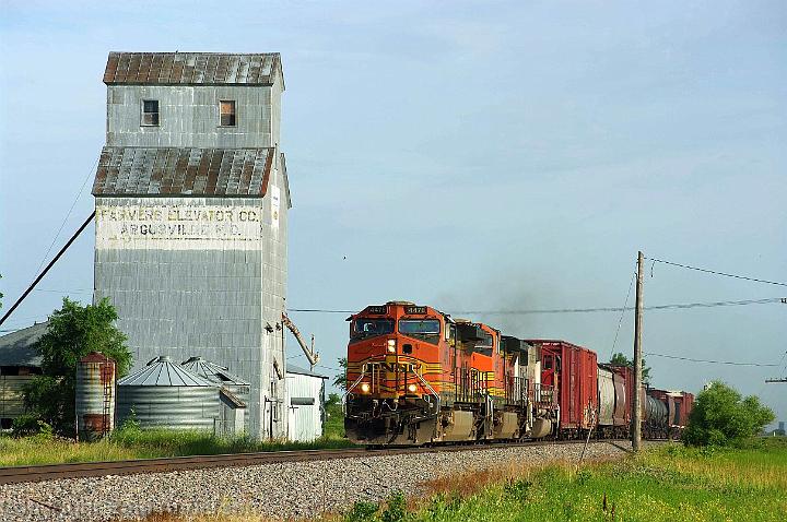 BNSF Freight at Argusville.jpg